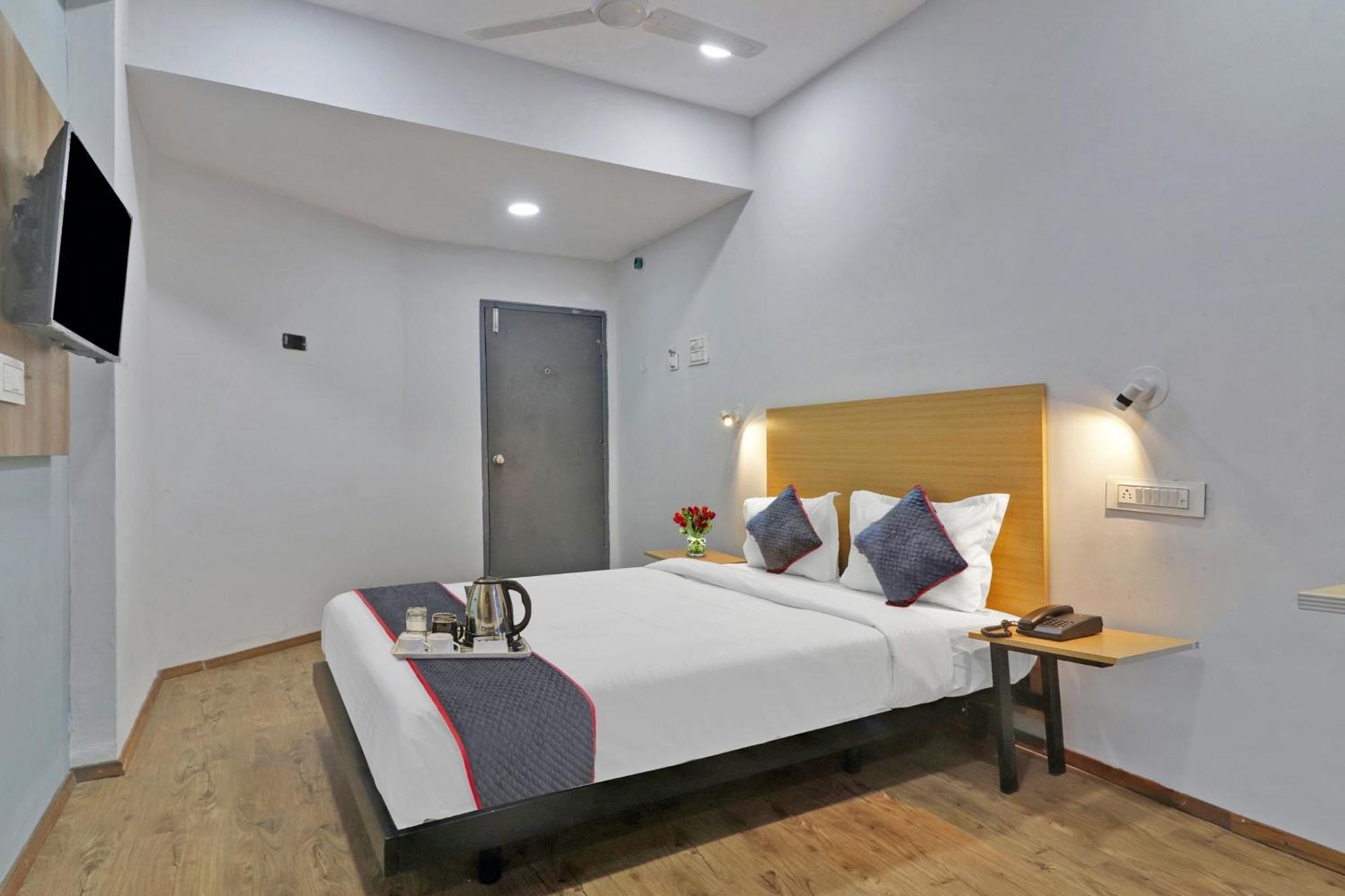 Hotel Townhouse S Continental Hajdarabad Zewnętrze zdjęcie
